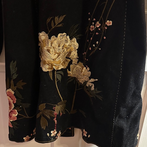 Paparazzi by Biz  Black Embroidered Floral coat - Picture 9 of 15